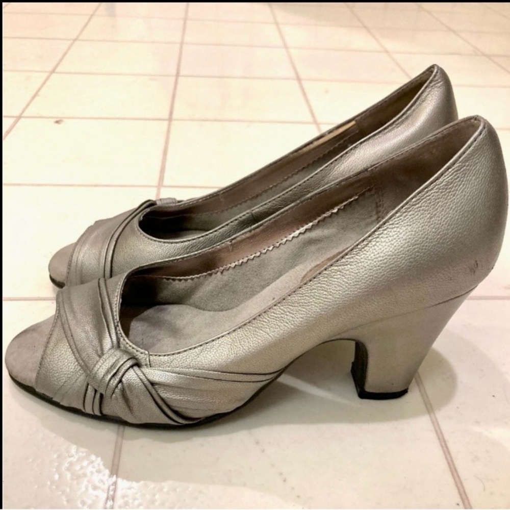 Shoes, Aerosoles, metallic leather open toe pumps, 7.5 M. Mint condition. Dressy
